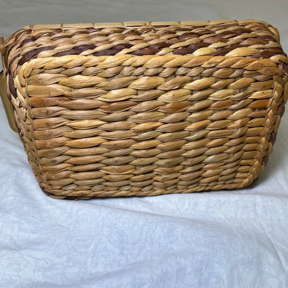 Anchor Hocking 441 Amber Glass Loaf Pan w Woven Basket Cradle 11